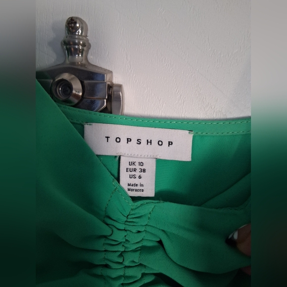 Elegant Green Midi Dress - Picture 4 of 9